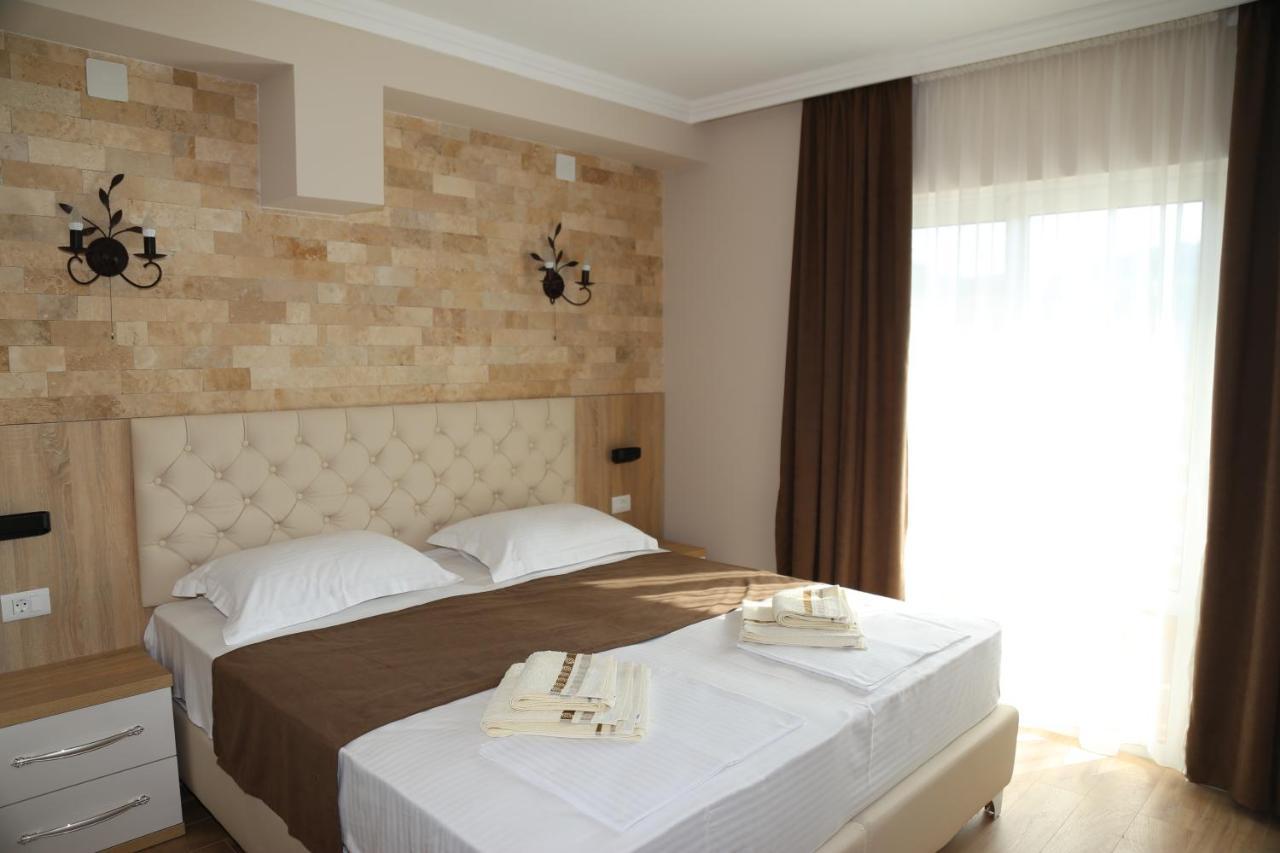 Metropolis Hotel Ulcinj Luaran gambar