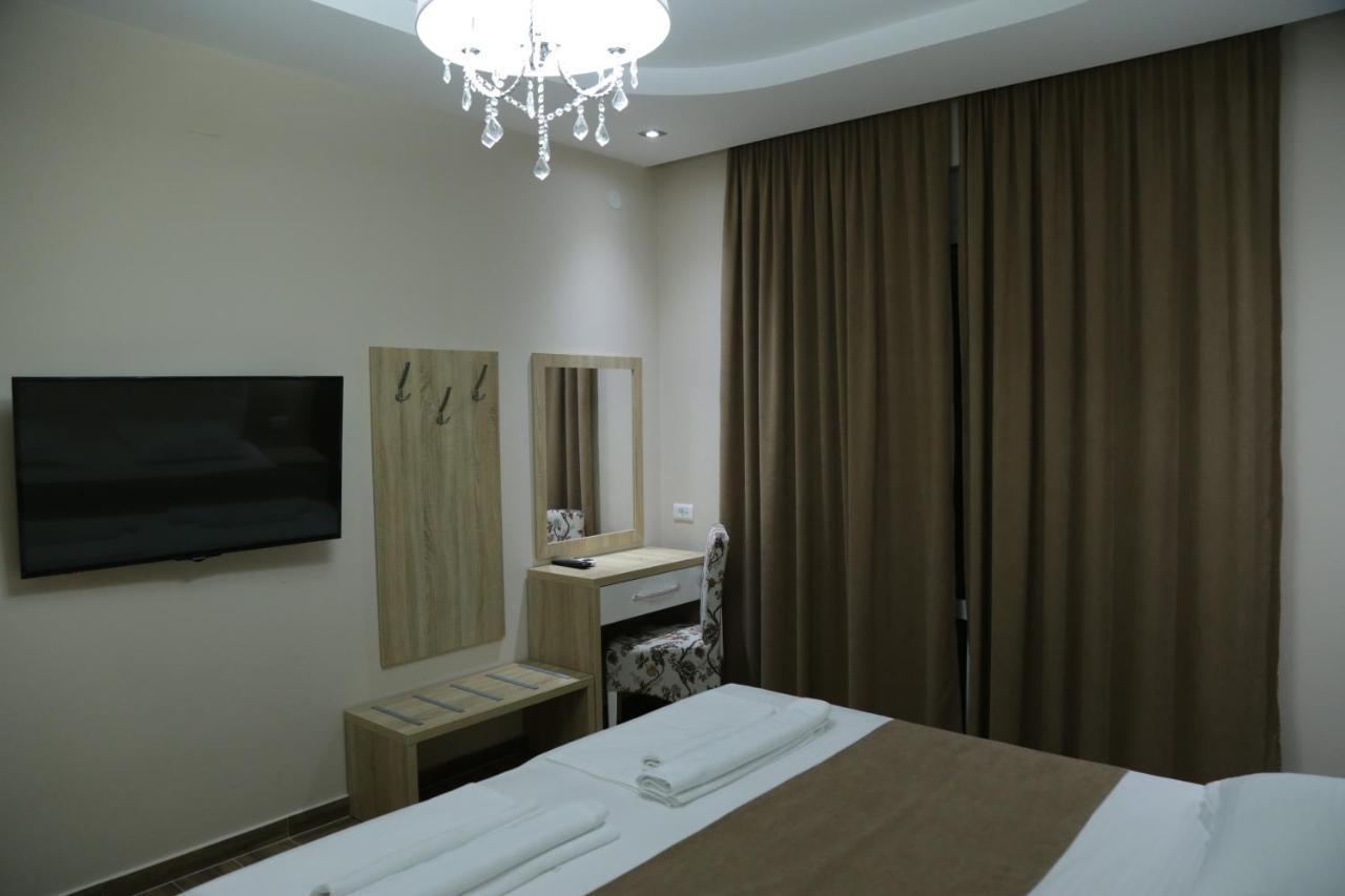 Metropolis Hotel Ulcinj Luaran gambar