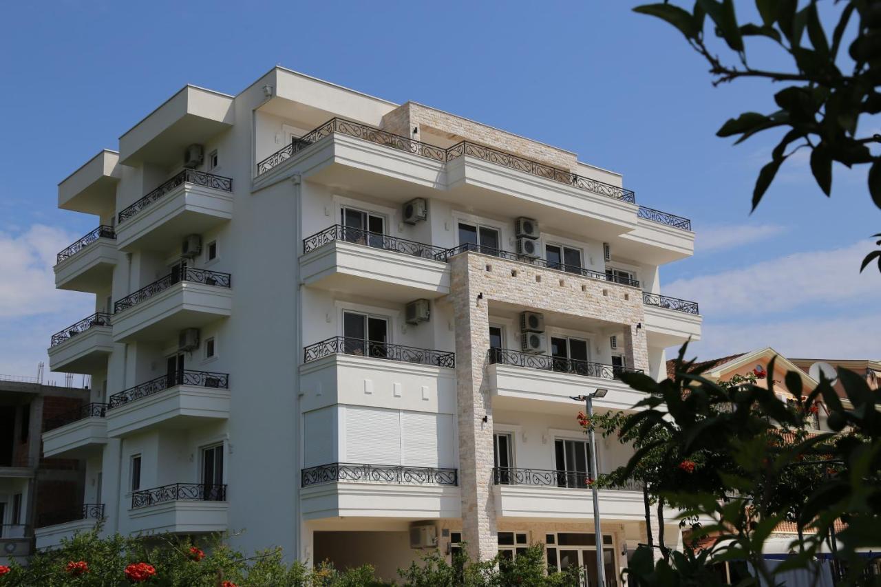 Metropolis Hotel Ulcinj Luaran gambar