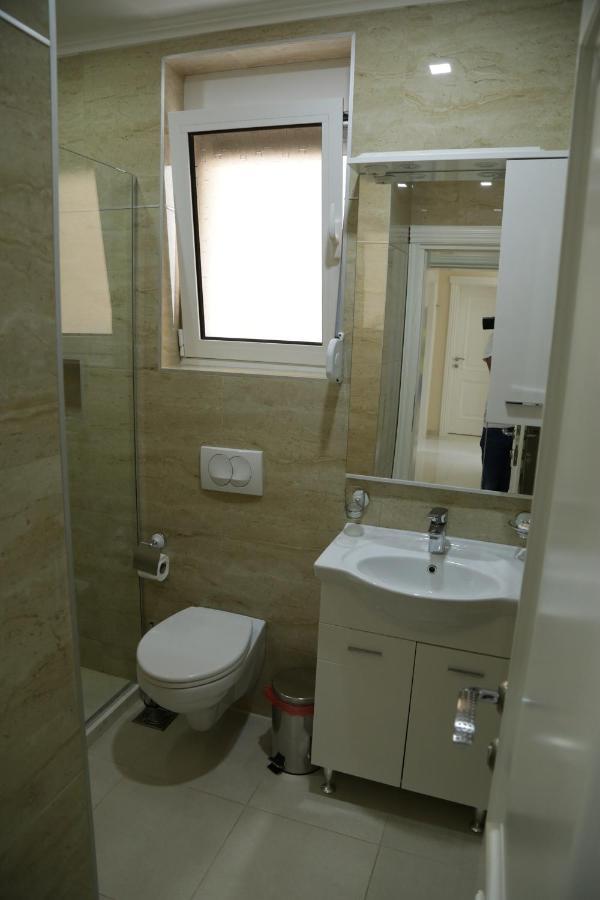 Metropolis Hotel Ulcinj Luaran gambar