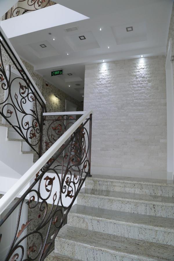 Metropolis Hotel Ulcinj Luaran gambar