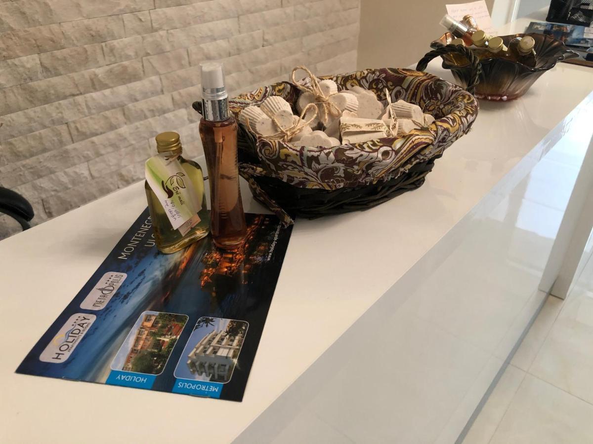 Metropolis Hotel Ulcinj Luaran gambar