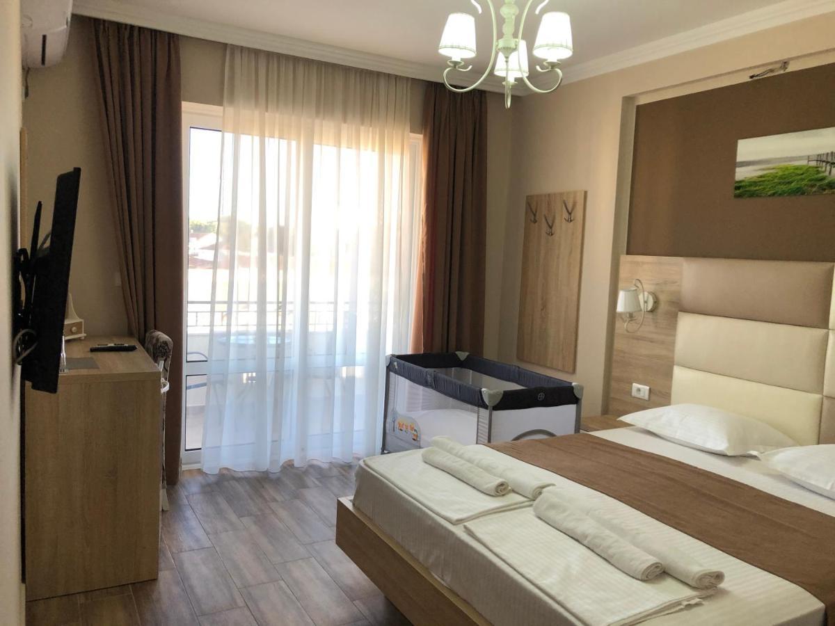 Metropolis Hotel Ulcinj Luaran gambar