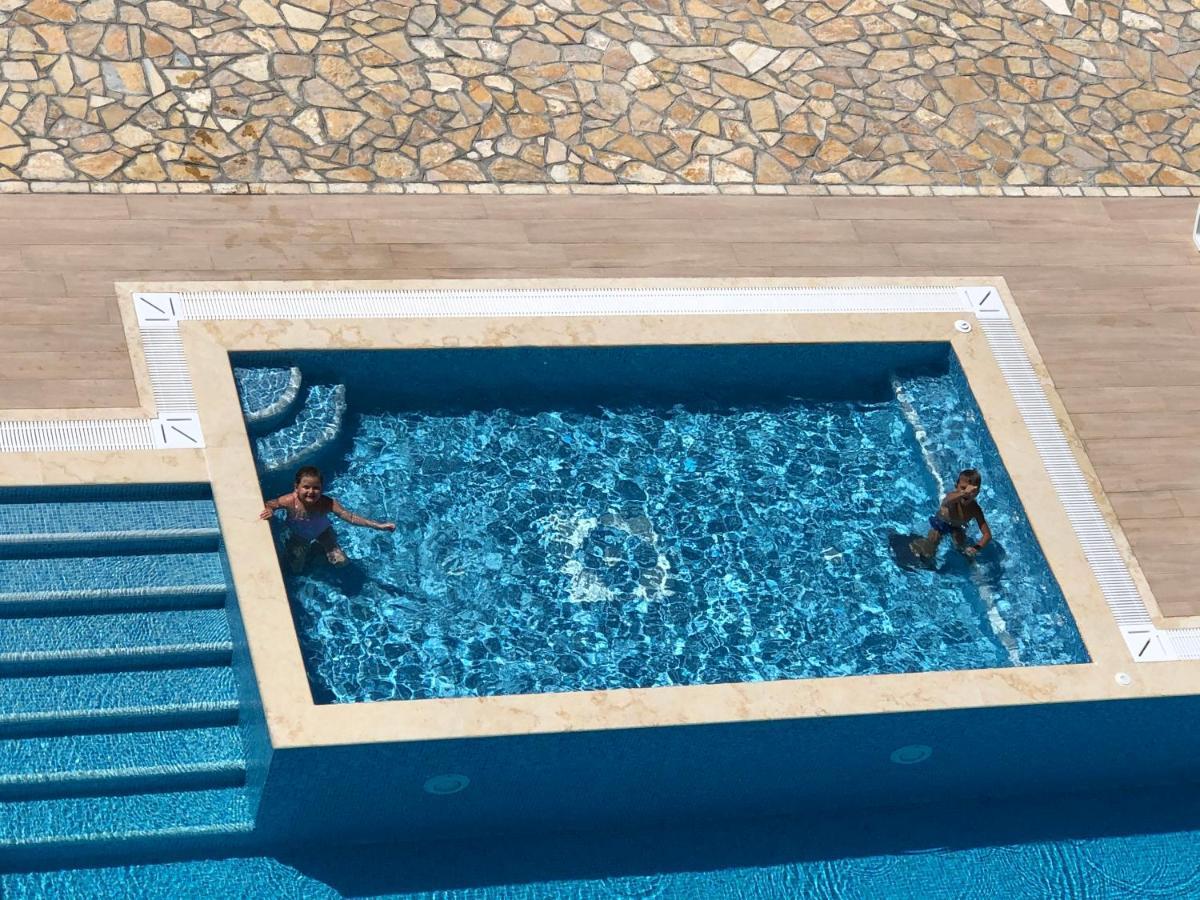 Metropolis Hotel Ulcinj Luaran gambar