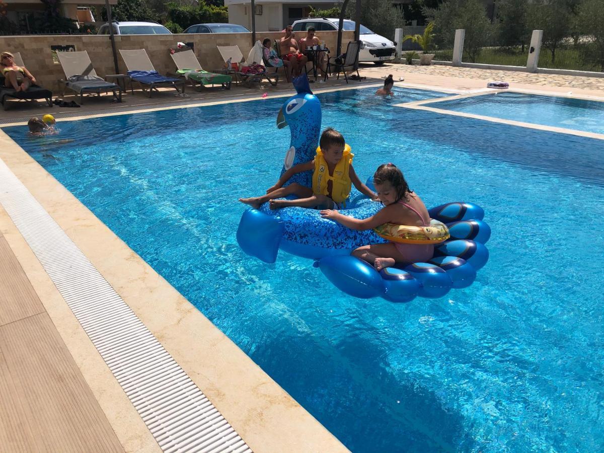 Metropolis Hotel Ulcinj Luaran gambar